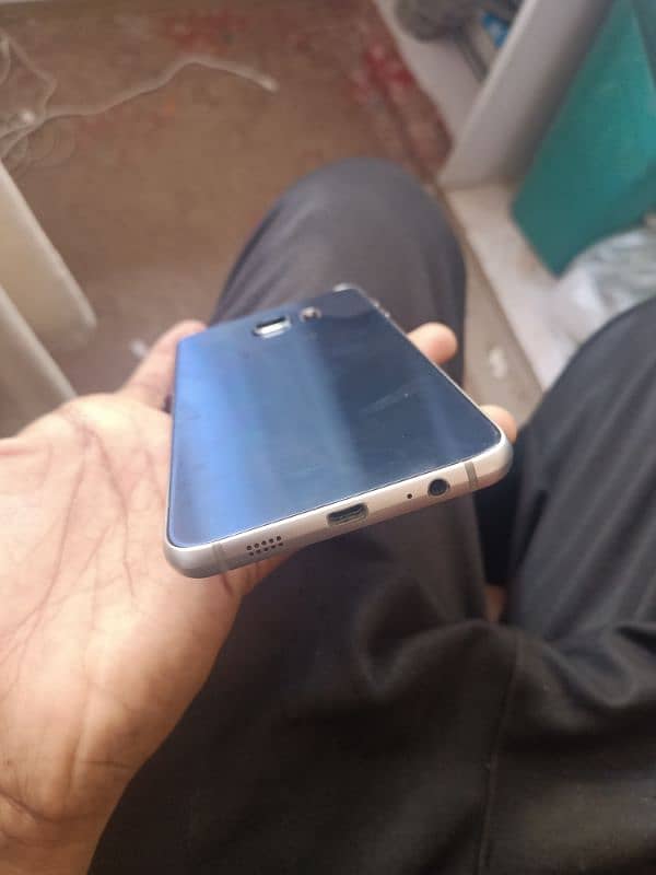 Samsung Galaxy S6 edge plus 6