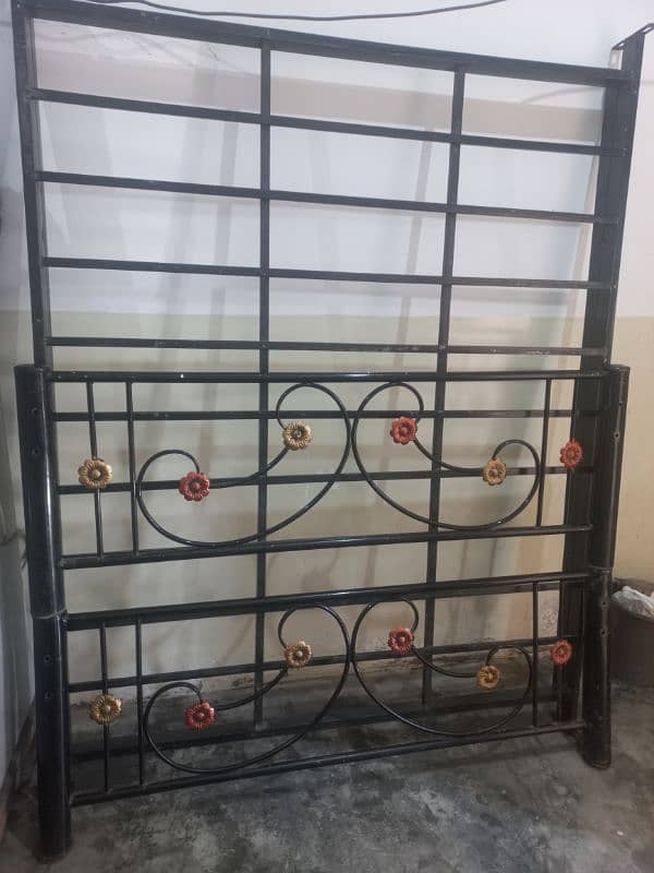 Iron double bed for Sale 0