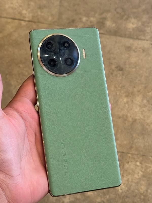 TECNO SPARK 20 PRO PLUS 0