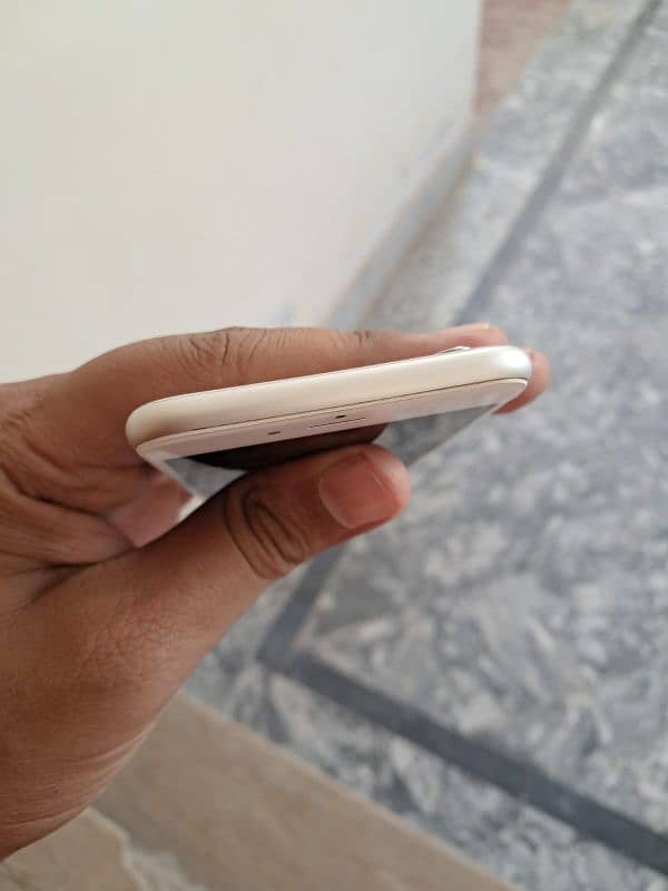 iphone 6 16 Gb Non pta 3 saal sa sim chl eahi ha only glass brake 2