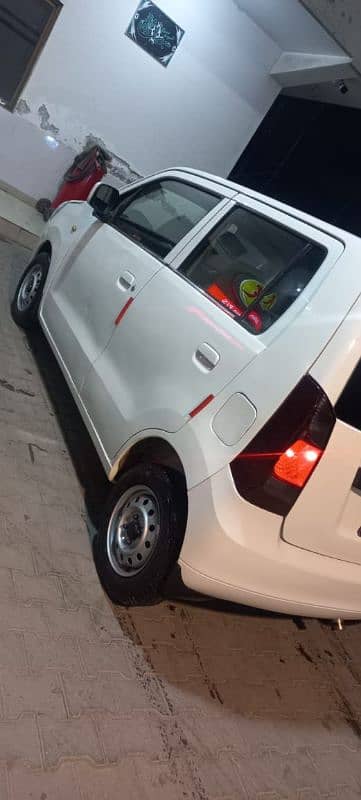Suzuki Wagon R 2018 4