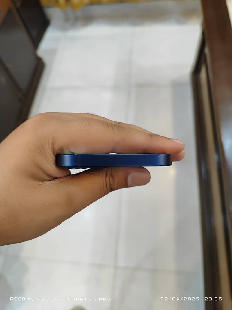 Iphone 12 used like New 5