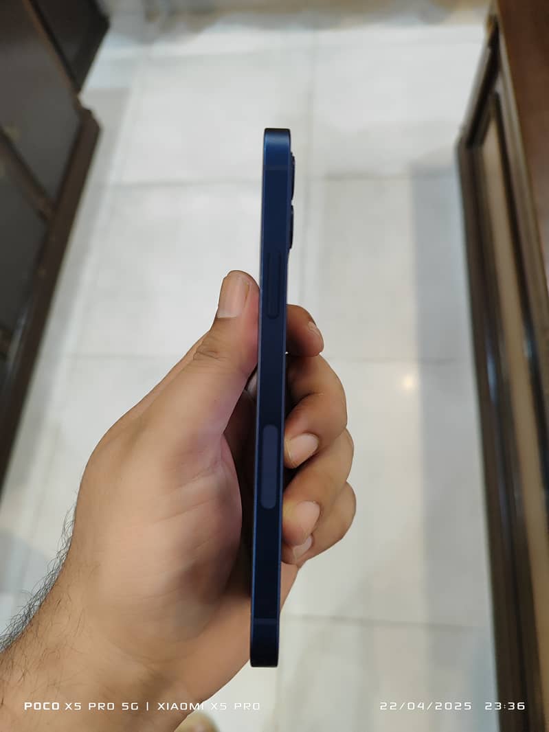 Iphone 12 used like New 6