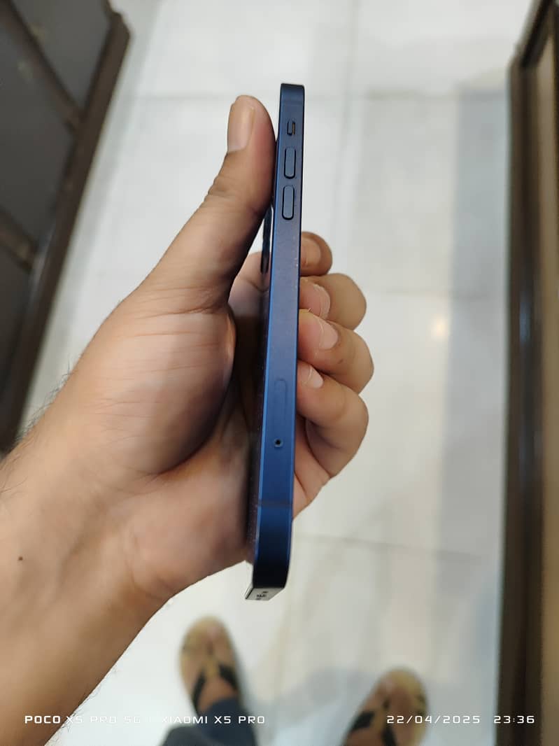 Iphone 12 used like New 7