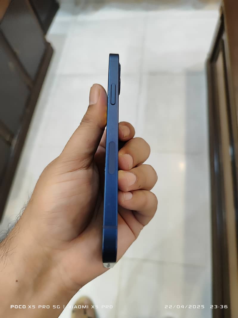 Iphone 12 used like New 8