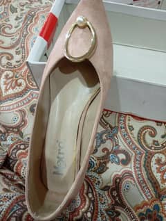 pink shoe