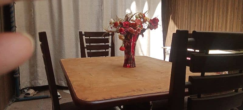 Dining table and 4chair set. 3