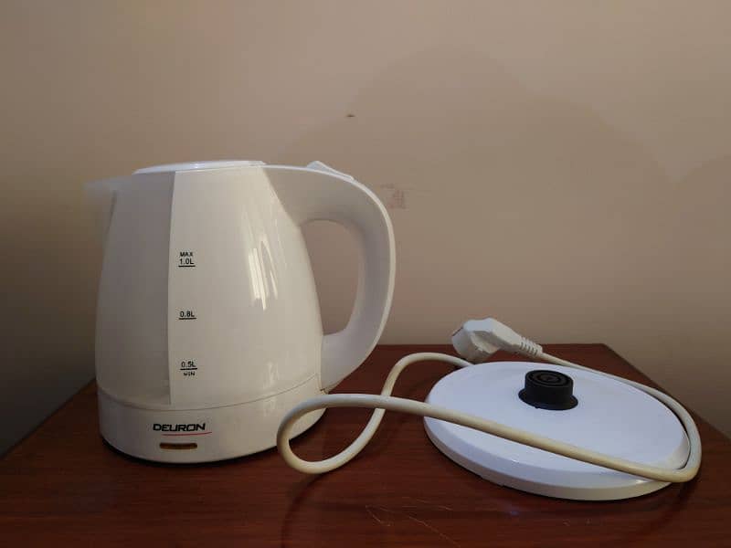 Electric kettle, citrus machine, steel degchi and glassware 1