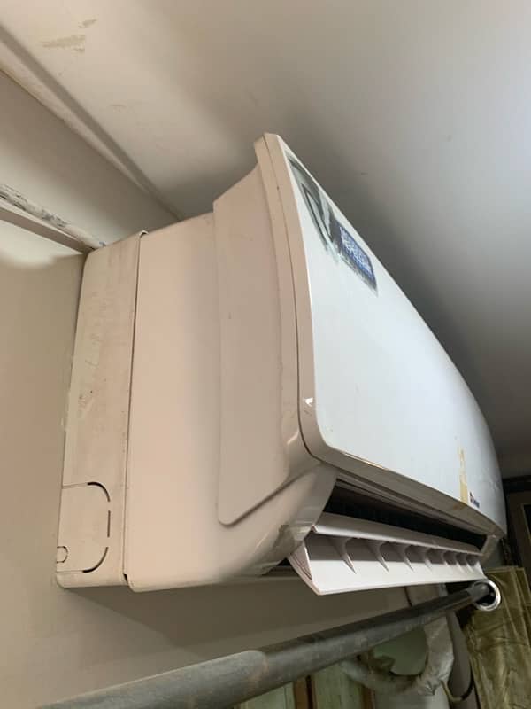 Dawlance Non Inverter AC for Sale 3