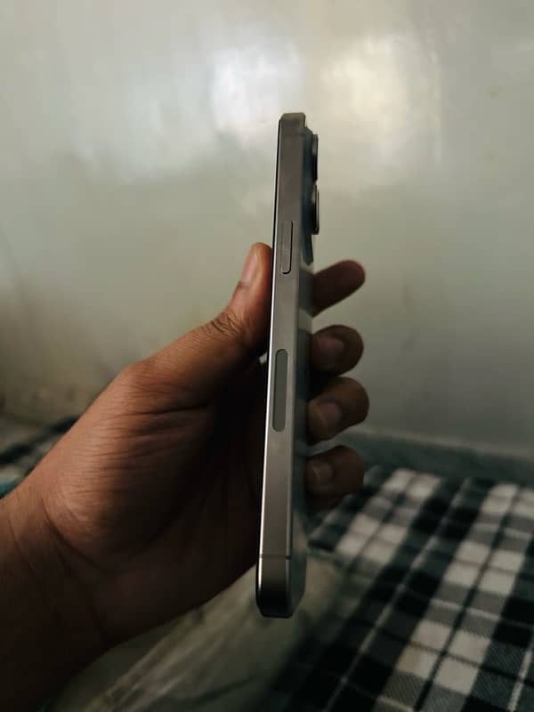 iPhone 15 pro max 256GB jv 4