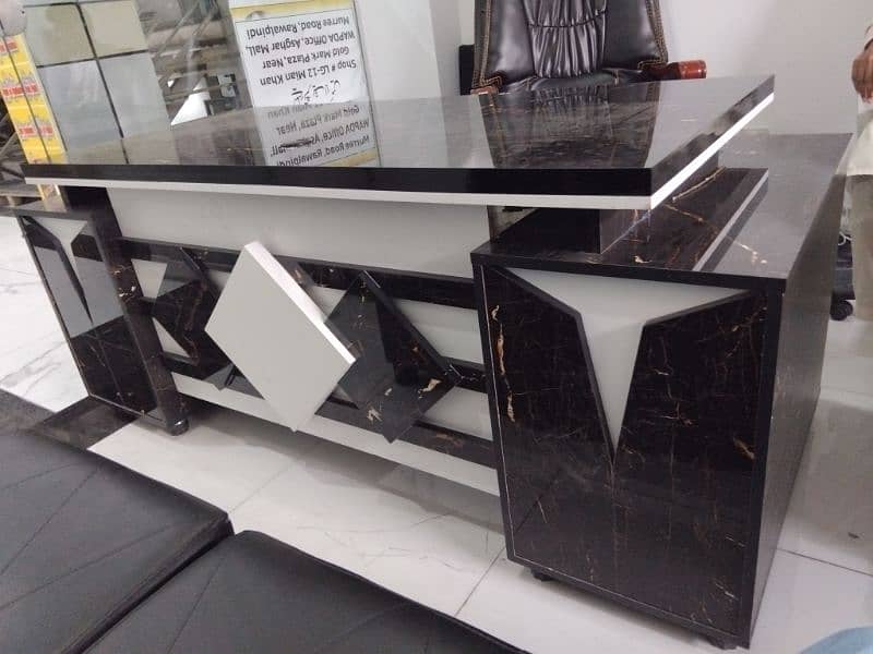 Office Table 0