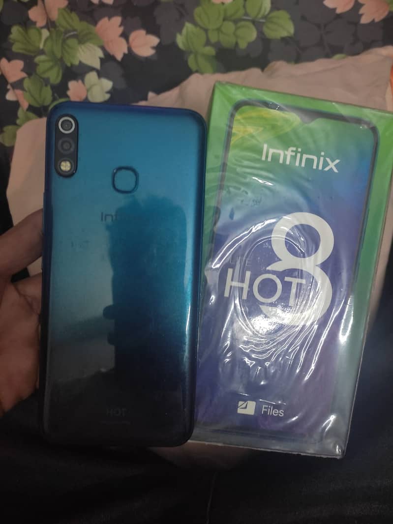 Infinix Hot 8 lite 2/32 gb 0