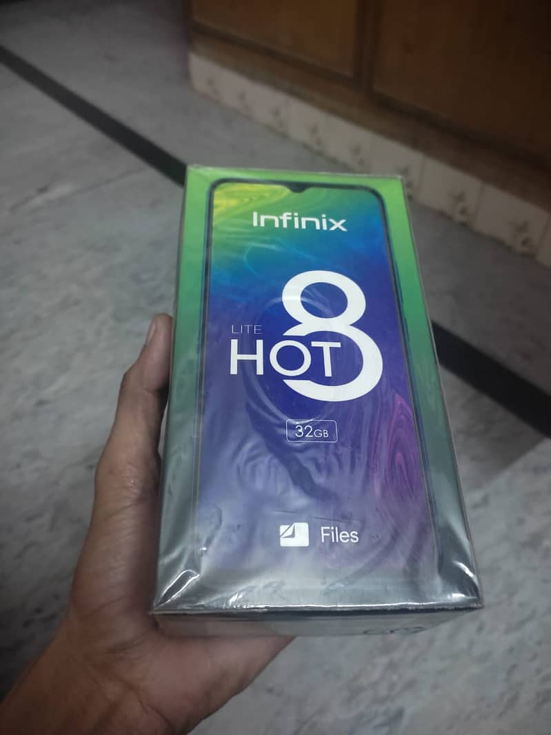 Infinix Hot 8 lite 2/32 gb 1