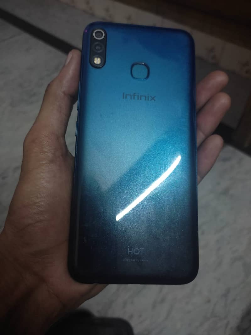 Infinix Hot 8 lite 2/32 gb 2