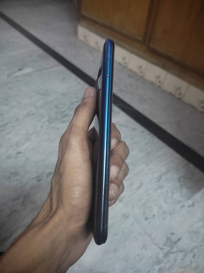 Infinix Hot 8 lite 2/32 gb 6