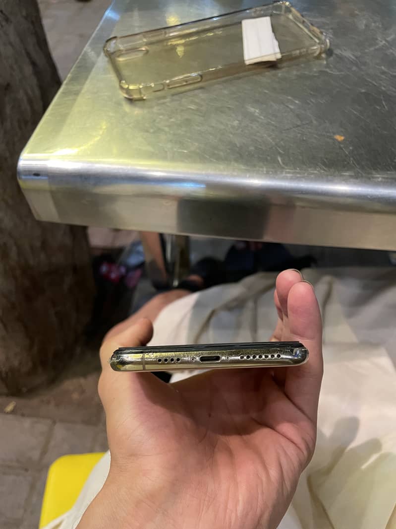 iPhone XS Max (256 gb) 5