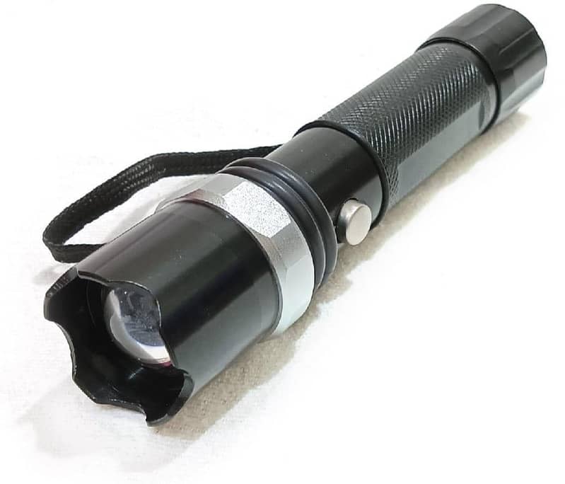Rechargeable flash light 2