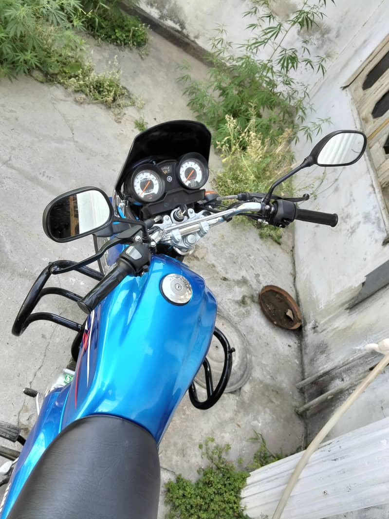 Yamaha YB 125Z 2022 2