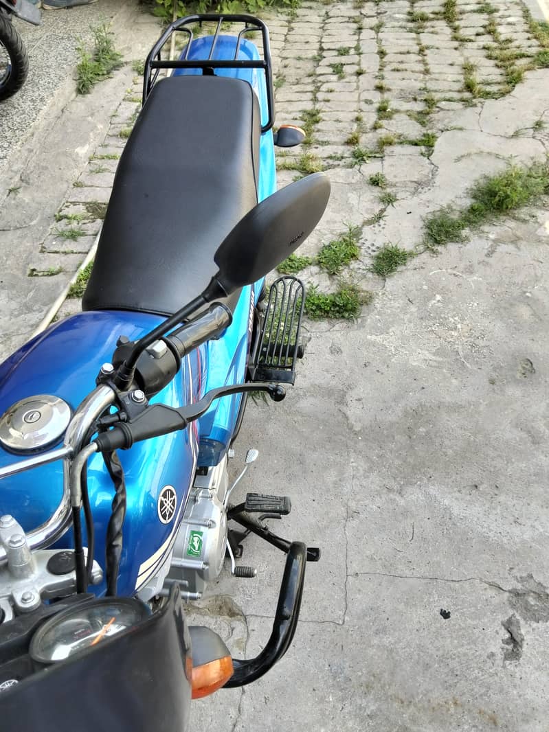 Yamaha YB 125Z 2022 4