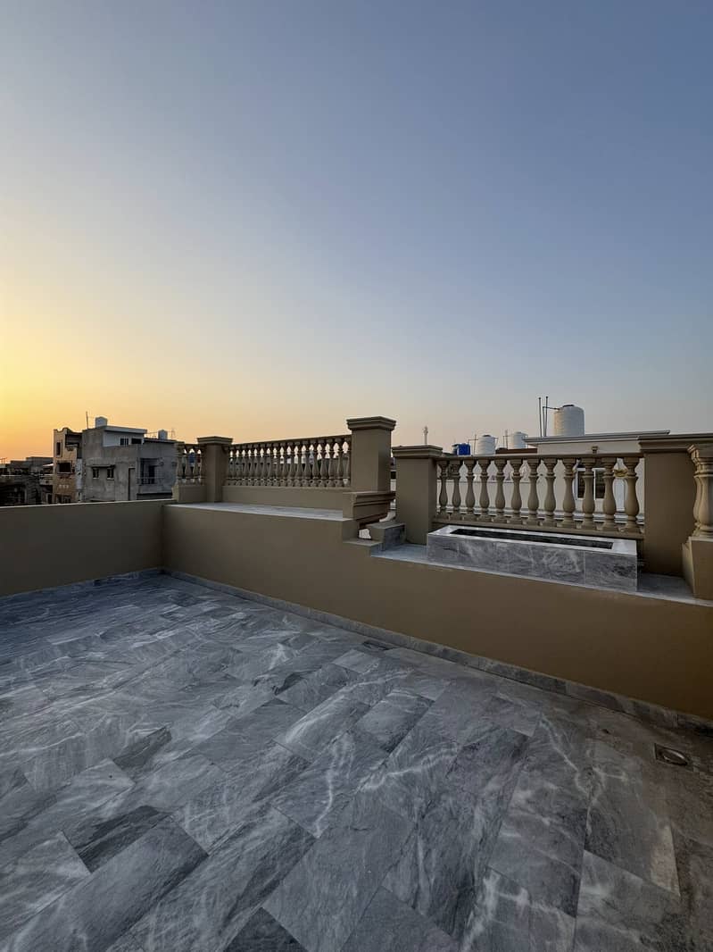 Corner 4 Marla Beautiful Lavish Villa in Eden Main Boulevard 5