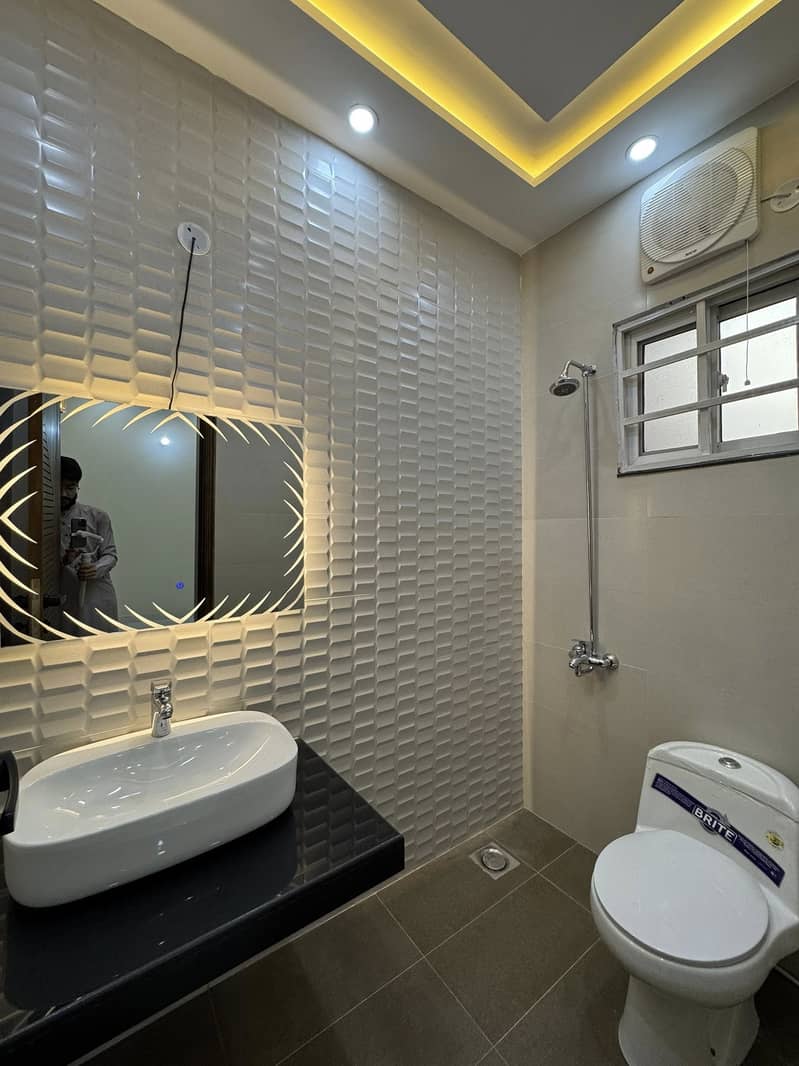 Corner 4 Marla Beautiful Lavish Villa in Eden Main Boulevard 6