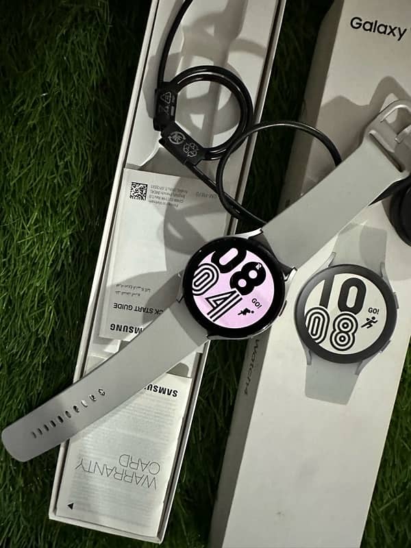 Samsung Galaxy Watch 4 44MM Complete Box 0