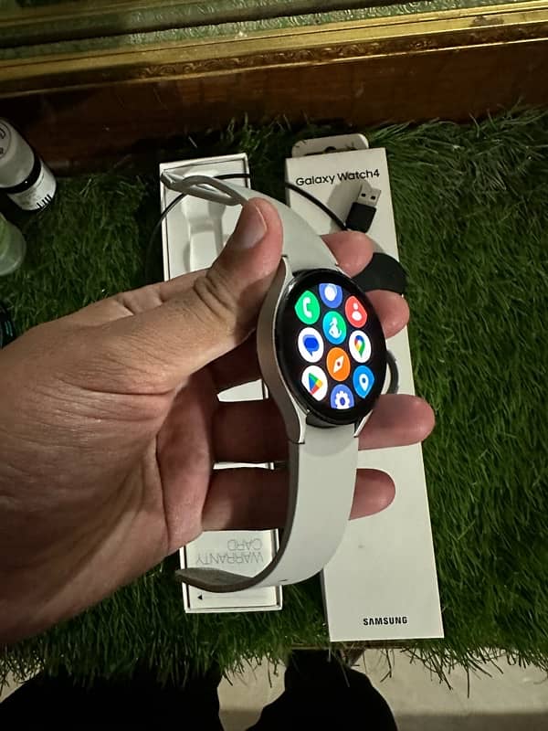 Samsung Galaxy Watch 4 44MM Complete Box 2