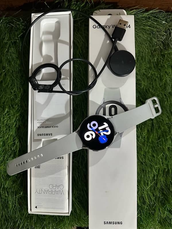 Samsung Galaxy Watch 4 44MM Complete Box 4