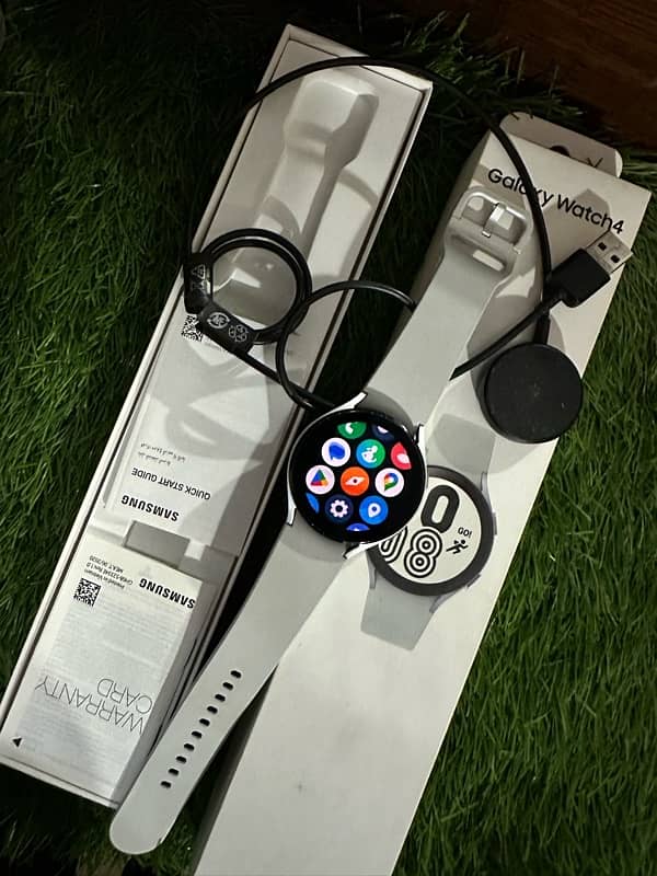 Samsung Galaxy Watch 4 44MM Complete Box 5