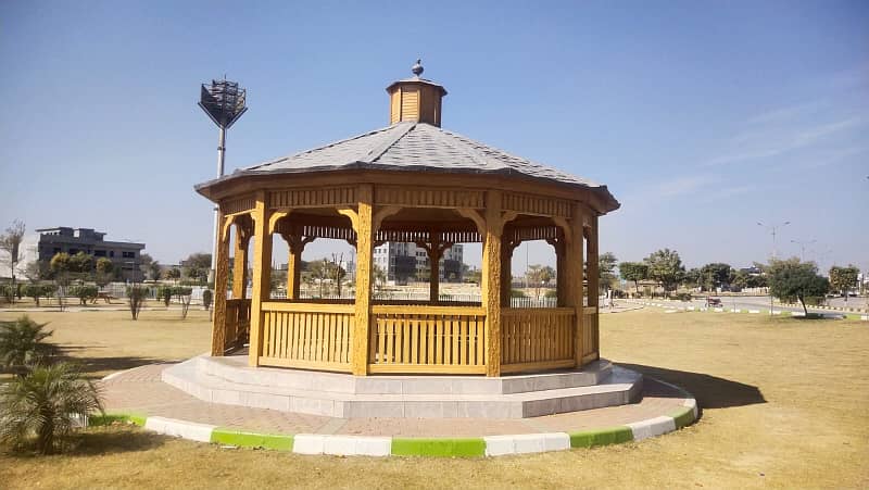 IDEAL LOCATION PLOT FAISAL TOWN BLOCK B 5