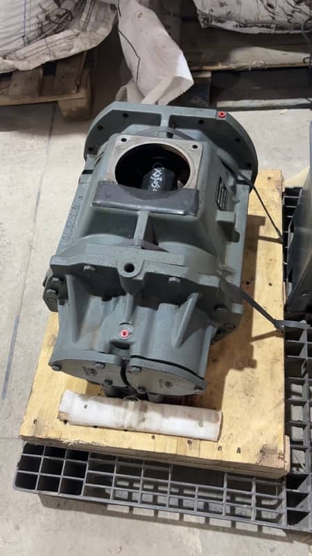 Atlas Copco elements, screw head and screw plus motor 7