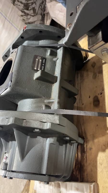 Atlas Copco elements, screw head and screw plus motor 8