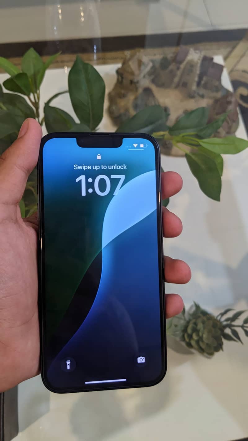Iphone 13 100 battery health 10/10 condition 2