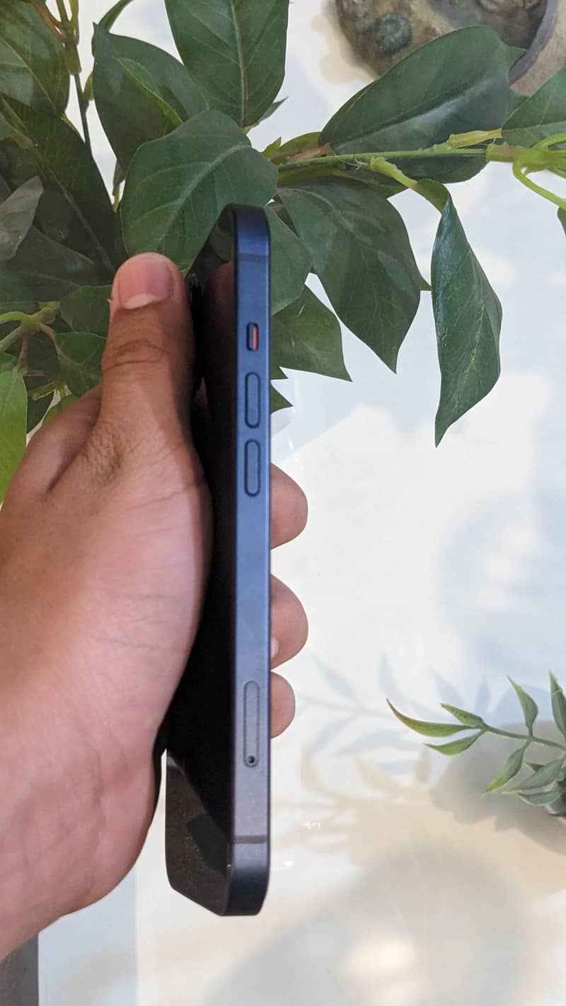 Iphone 13 100 battery health 10/10 condition 3