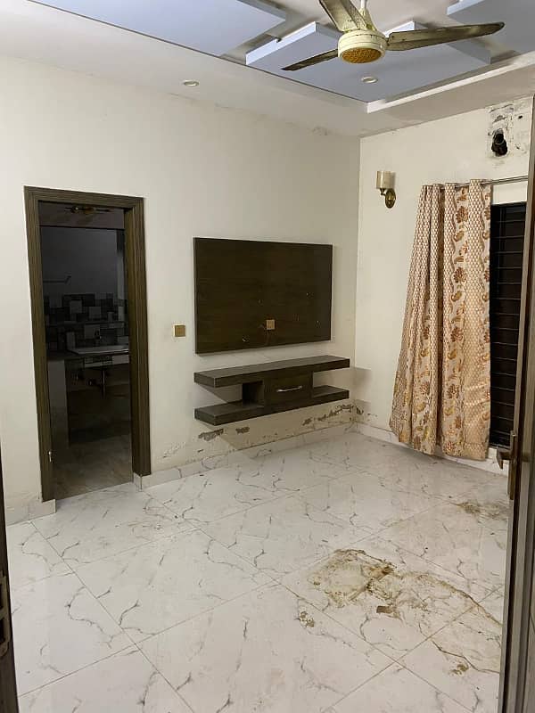 10 Marla Luxury House Is For Rent In Wapda Town Block G2. 0