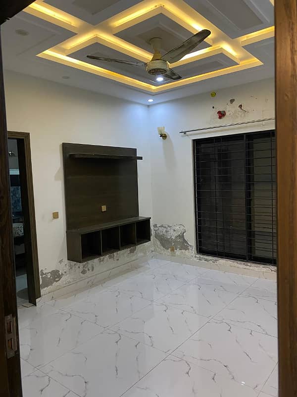 10 Marla Luxury House Is For Rent In Wapda Town Block G2. 7