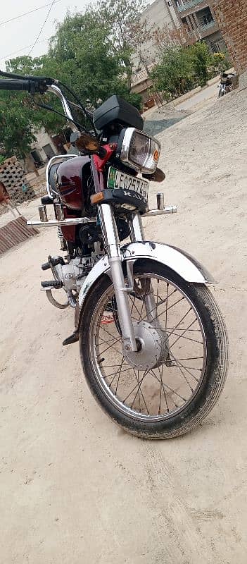 Ravi 70 bike with golden plate LEO. without any fault 0