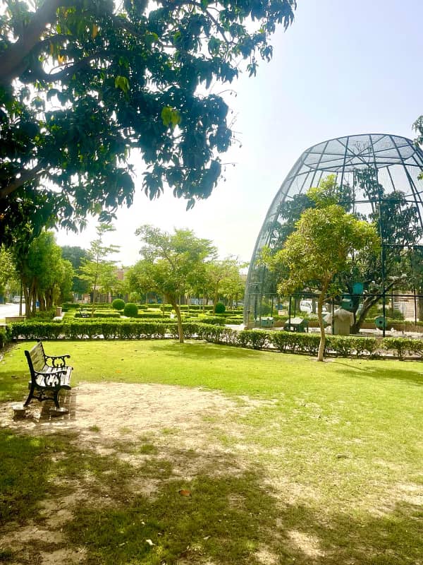 A PRIME LOCATION FACING PARK APARTMENT AVAILABLE FOR RENT 0