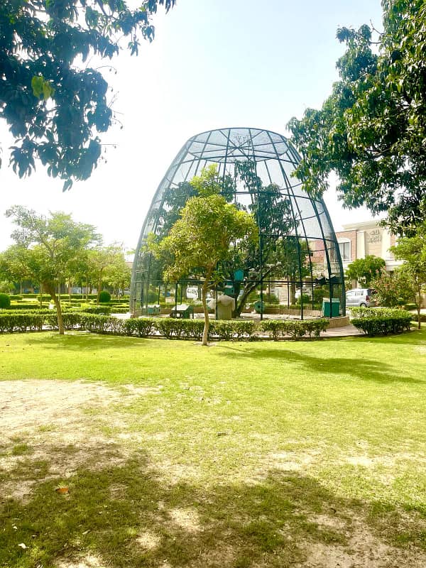 A PRIME LOCATION FACING PARK APARTMENT AVAILABLE FOR RENT 3