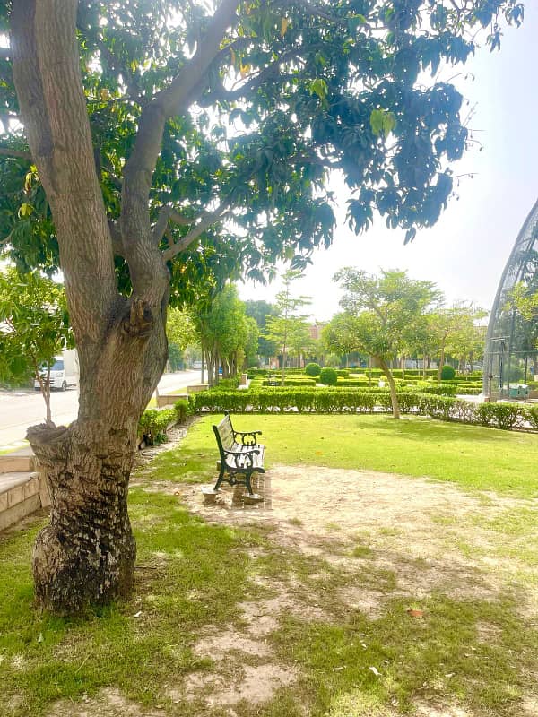 A PRIME LOCATION FACING PARK APARTMENT AVAILABLE FOR RENT 4