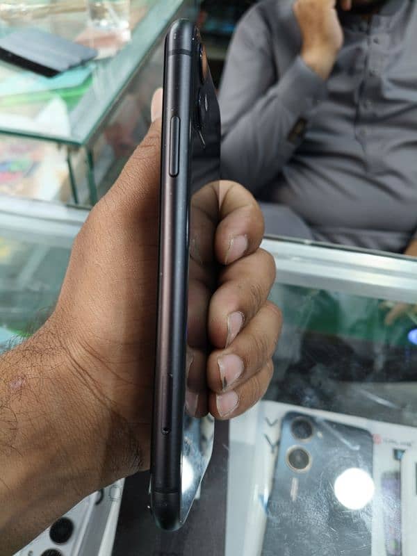 Factory unlock nonpta bilkul ok ha phone  original condition 10/9.5 2