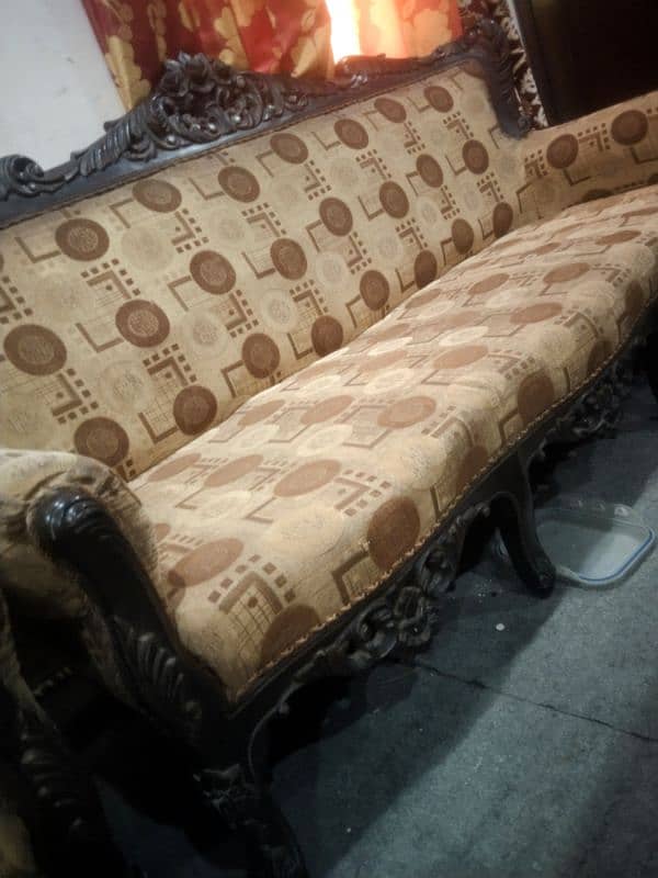 5 seater chenioti sofa 0