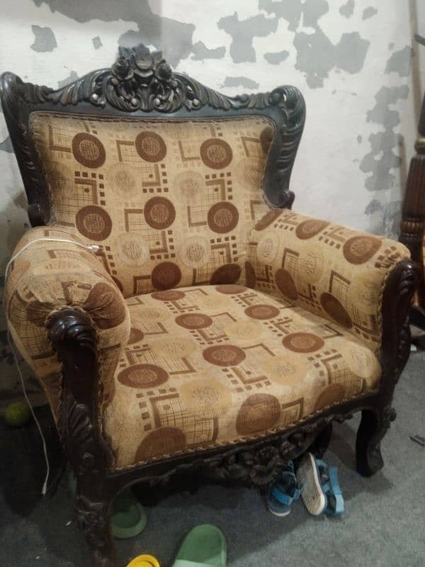 5 seater chenioti sofa 1
