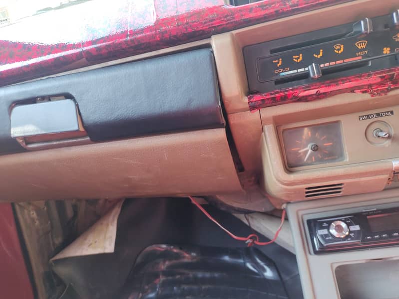 Nissan Sunny 1985 14