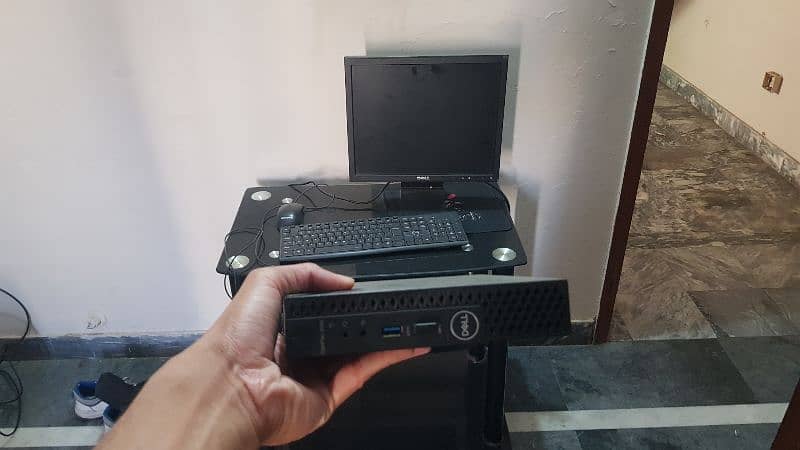 Dell core i5 8th generation 8/256 Dell monitor 3