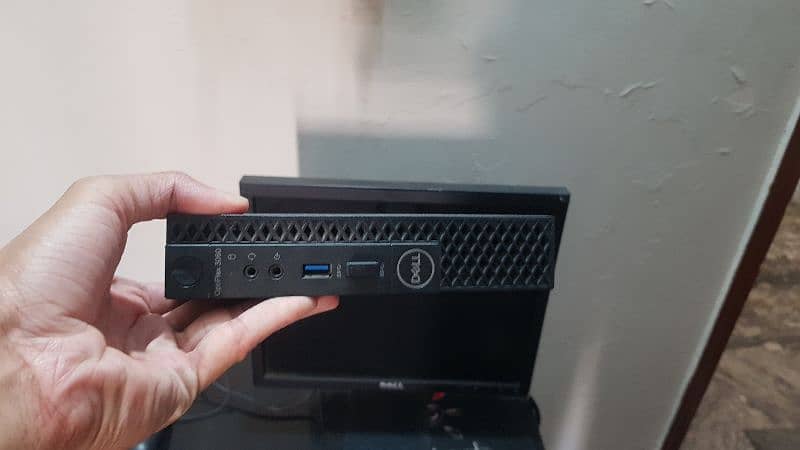 Dell core i5 8th generation 8/256 Dell monitor 4