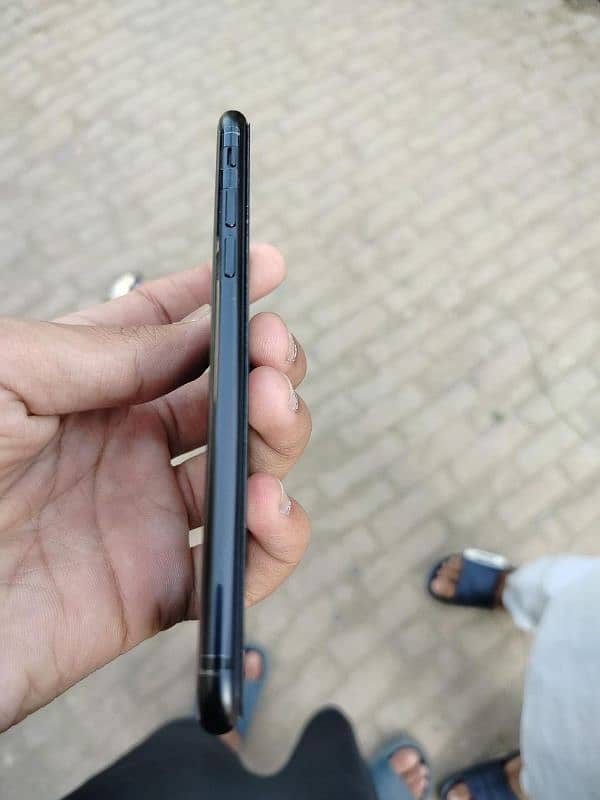 : Iphone SE 2nd Generation 1