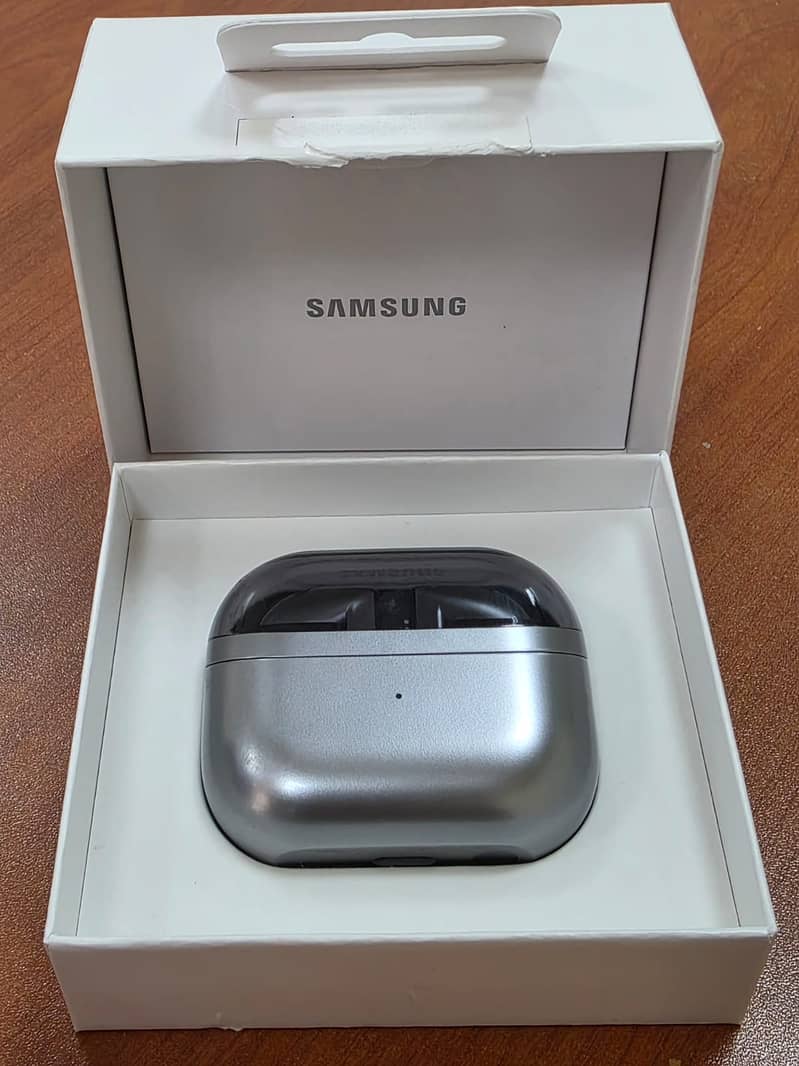 Samsung Galaxy Buds 3 Just Box Open 1