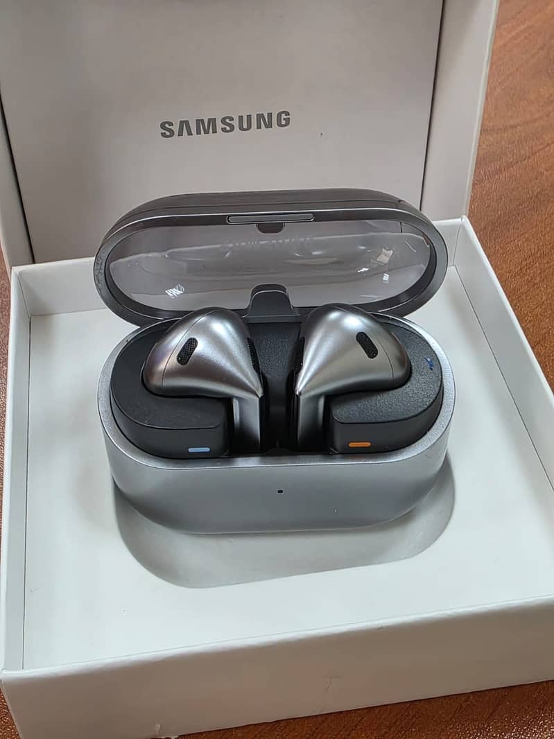 Samsung Galaxy Buds 3 Just Box Open 2