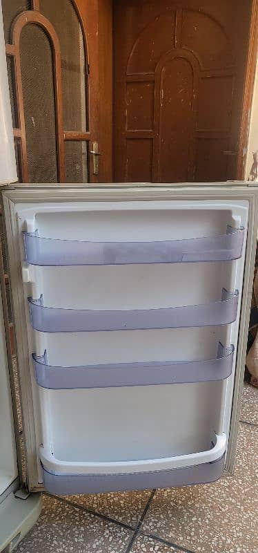 PEL refrigerator in v. good condition 9